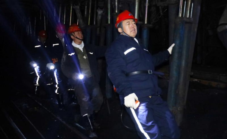 韓福生在新陸礦調研檢查時強調 優化煤炭資源開采 確...